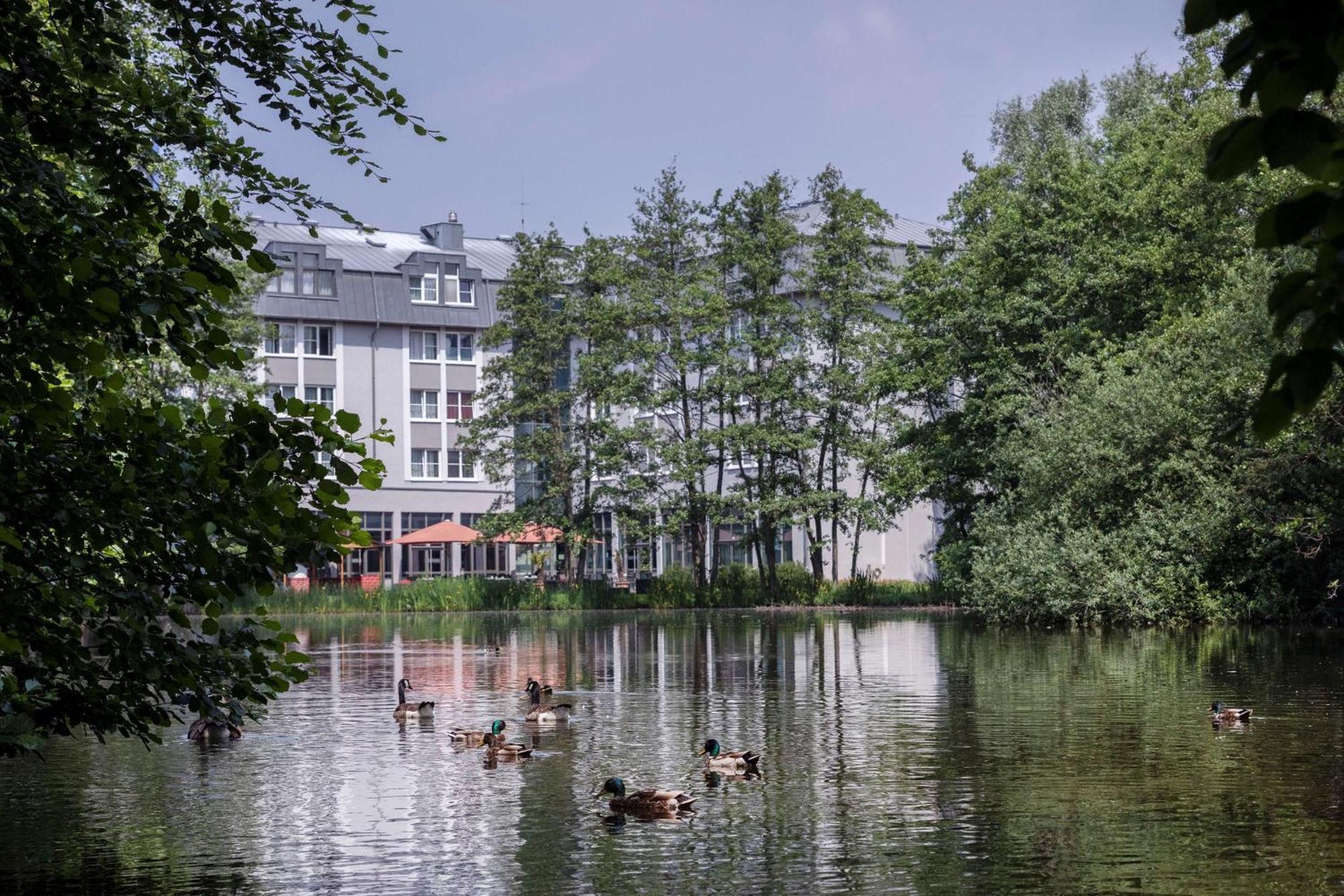 Hotel Dusseldorf Krefeld Affiliated By Melia Bagian luar foto